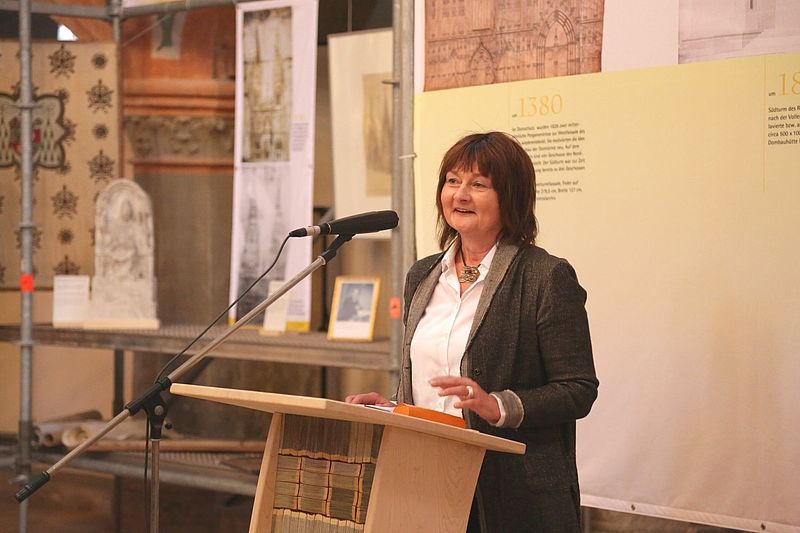 Maria Baumann am Rednerpult Maria Baumann am Rednerpult